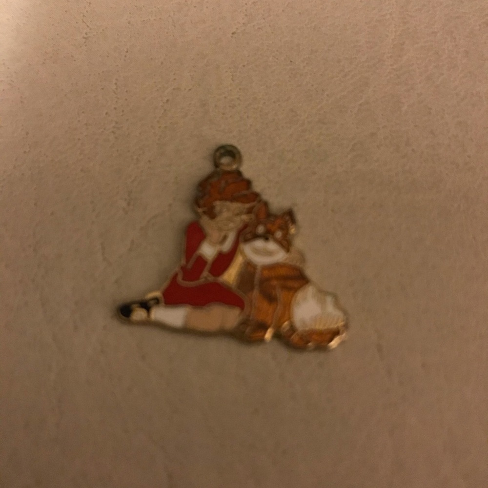 Vintage Annie necklace pendant